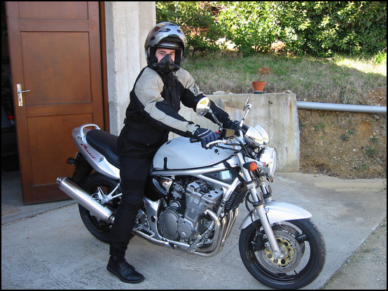 Me on my Bandit... I didn't have my boots at that time!