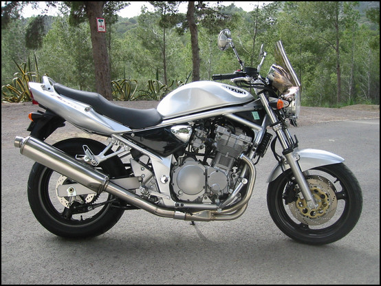 Second picture of the bike that saturday, IT'S BEAUTIFUL!!!