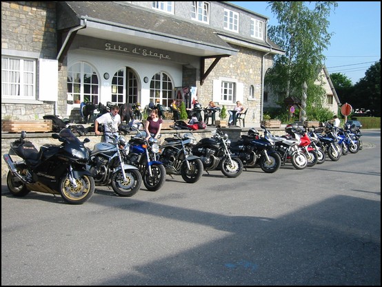 Encore les motos gares devant le gte vendredi soir